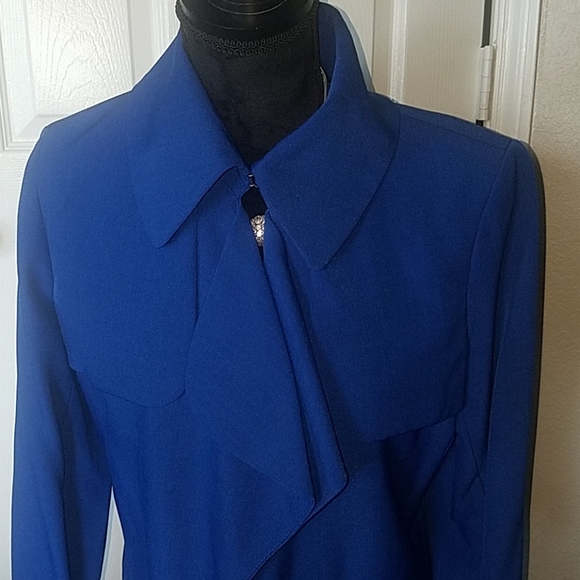 Blazer - Picture 7 of 9